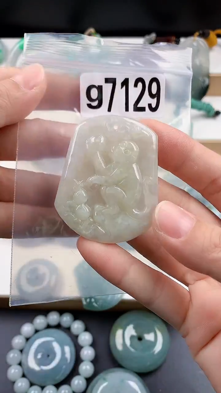 颈饰未镶嵌翡翠天然翡翠吊坠挂件