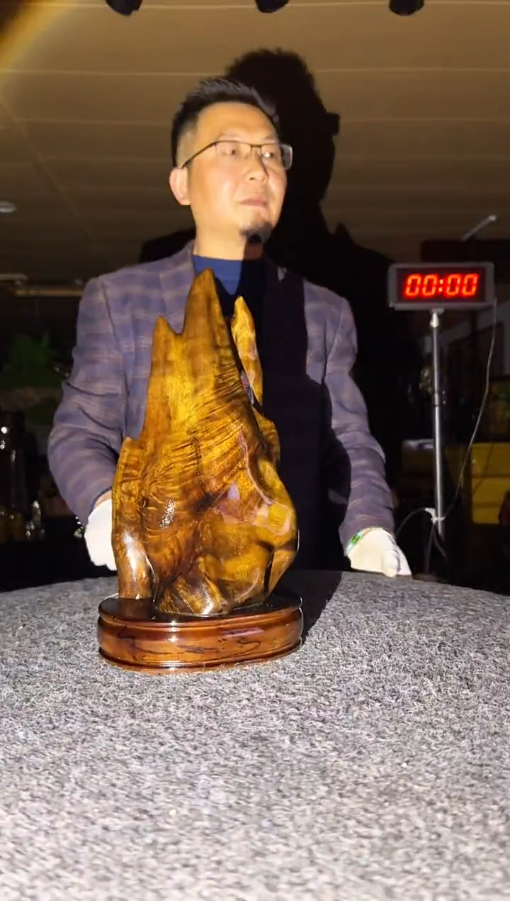 金丝楠木雕款股**卖金丝楠木