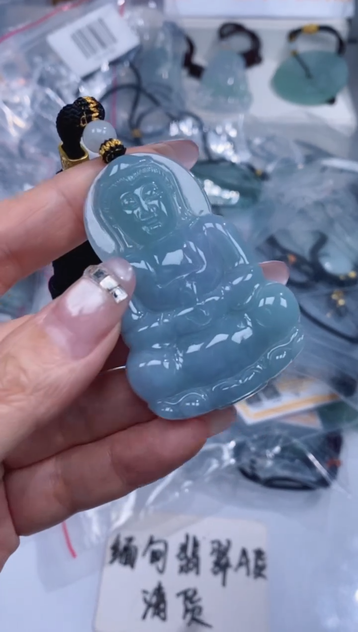 颈饰未镶嵌翡翠吊坠