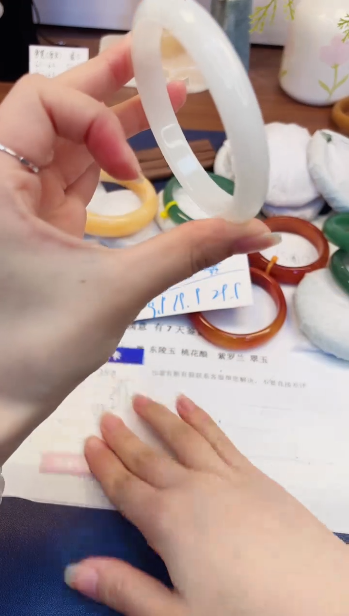 【闪购商品】石英质玉手镯未镶嵌310-天山翠-圈口62