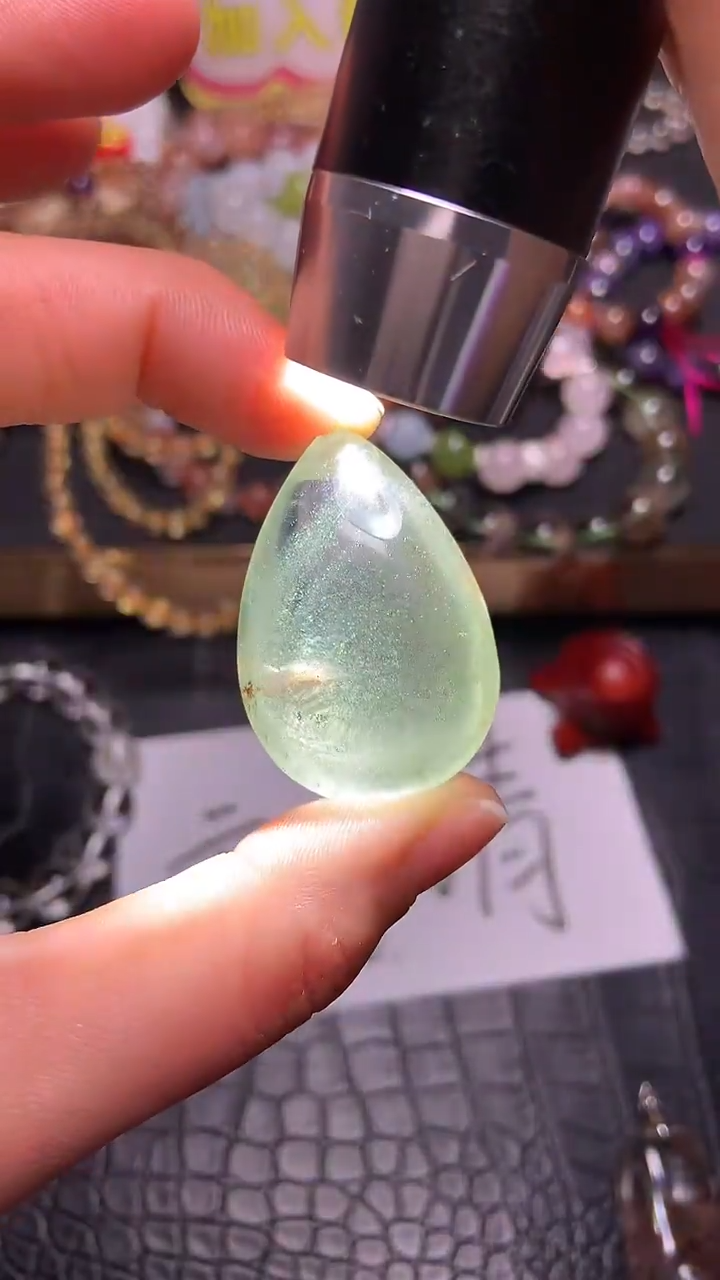 【闪购商品】水晶吊坠(赠链)未镶嵌179