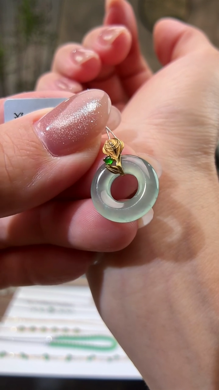 吊坠(不含链)18K金镶嵌翡翠甜甜圈