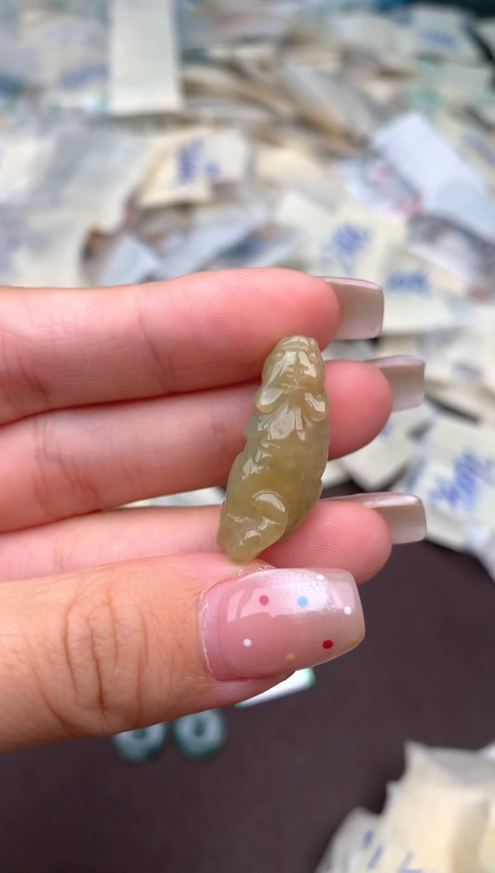 未镶嵌挂件翡翠一虎