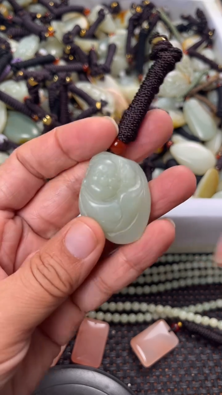 【闪购商品】和田玉颈饰未镶嵌多样性发货没有证书拍一发一有瑕