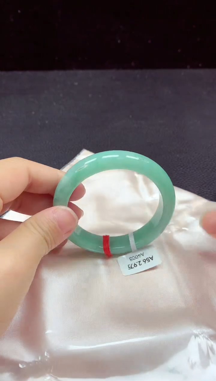 【闪购商品】翡翠手镯未镶嵌镯子56+