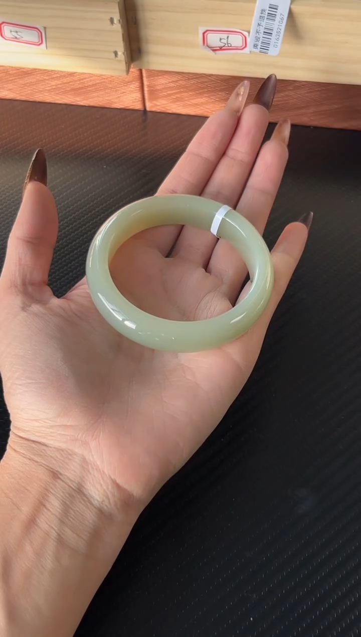 未镶嵌手镯和田玉且末近矿微色差57+s