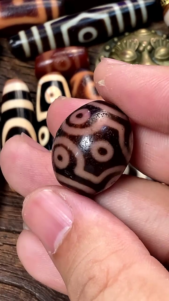 玛瑙/玉髓颈饰未镶嵌真***吗312321321