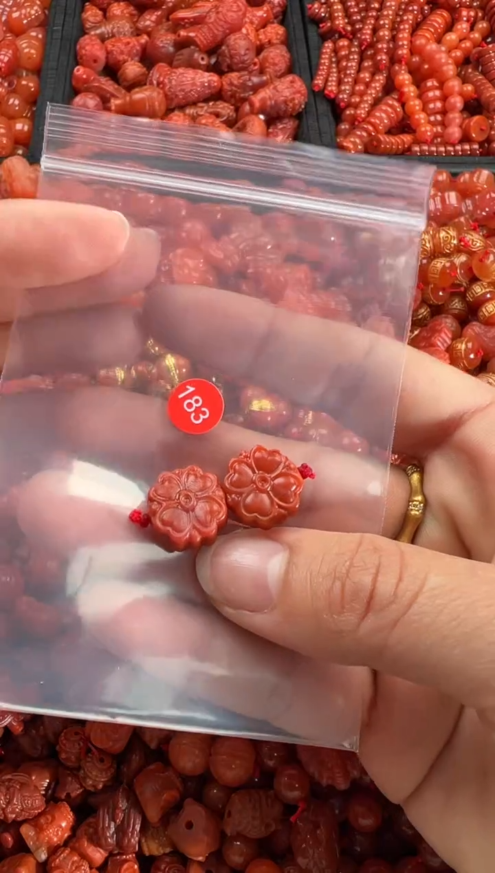 【闪购商品】南红玛瑙颈饰未镶嵌1