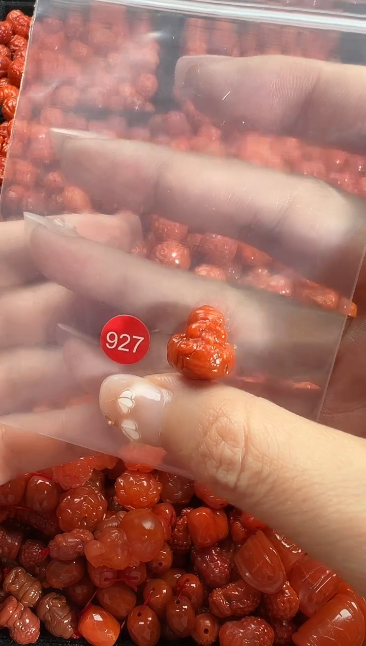 颈饰未镶嵌南红玛瑙1