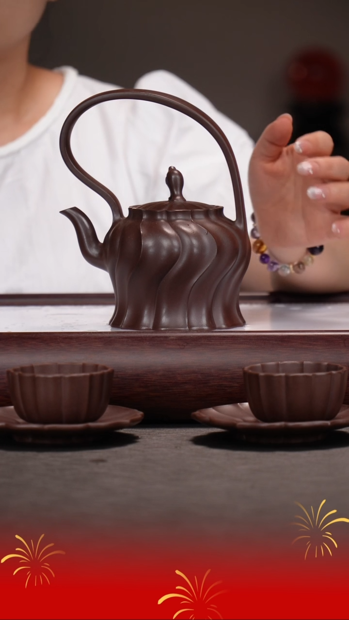 茶壶紫砂顾顺娣/紫泥/扶摇提梁/350c