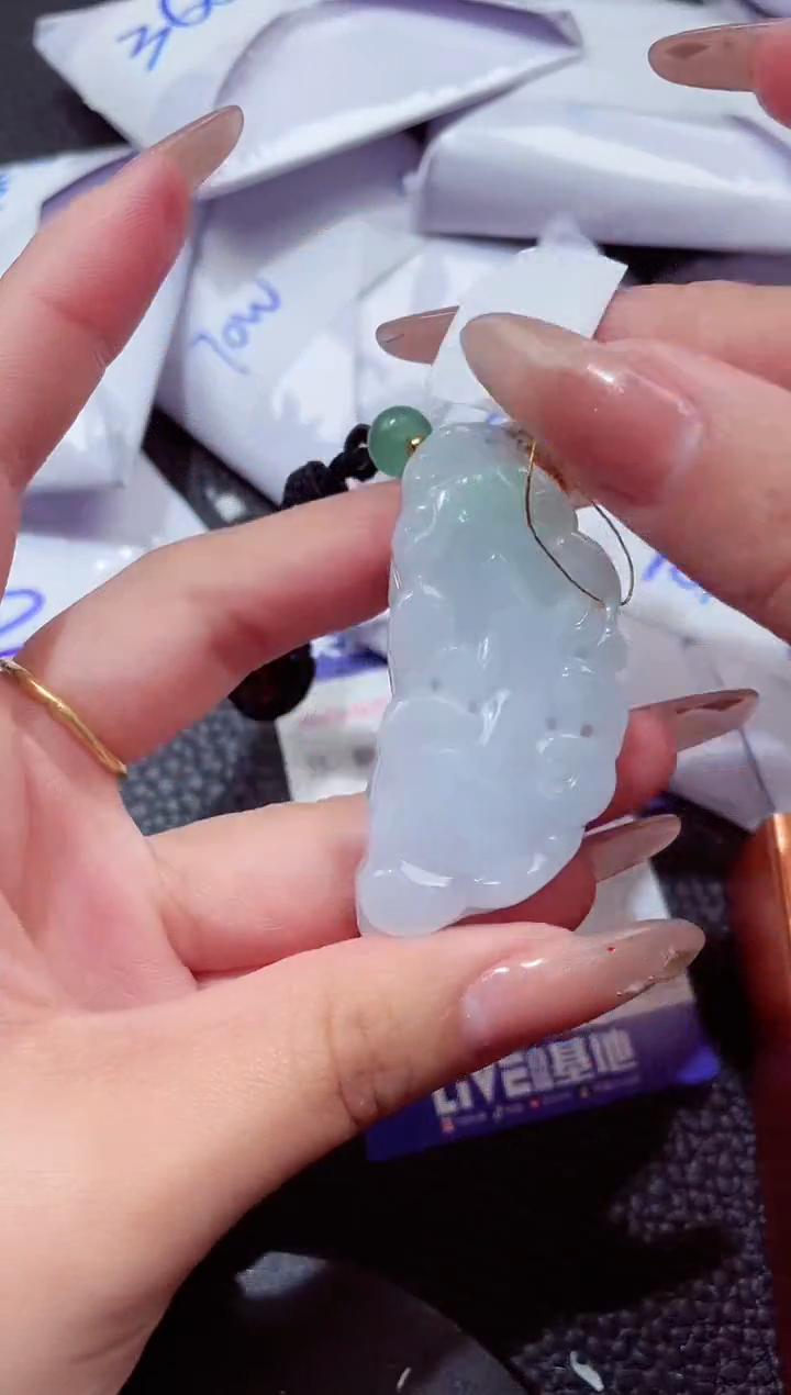 颈饰未镶嵌翡翠00000