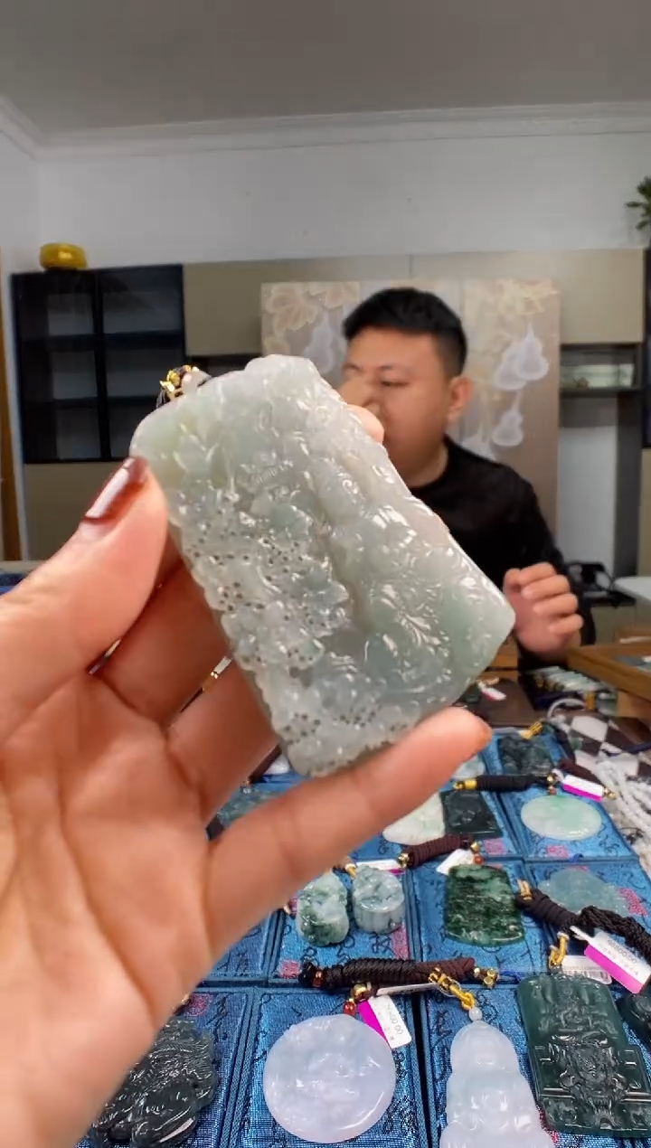 颈饰未镶嵌翡翠多样性发其一