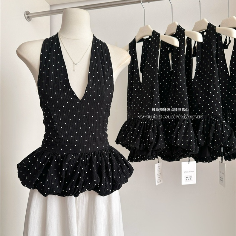 春夏韩系辣妹挂脖波点收腰显瘦吊带背心时尚夏季洋气短款黑色上衣