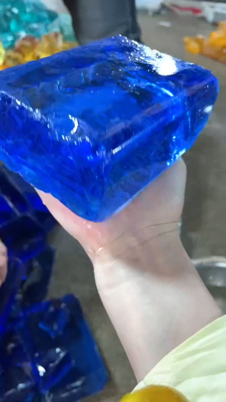 新疆五彩石原石摆件