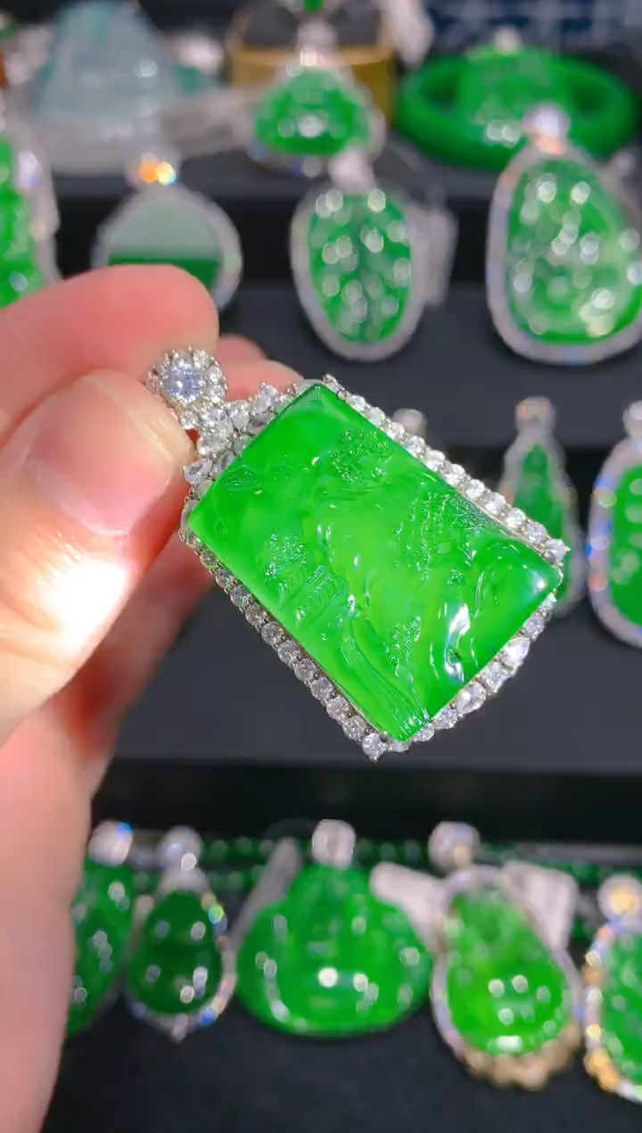 【闪购商品】翡翠颈饰银S925镶嵌34一季