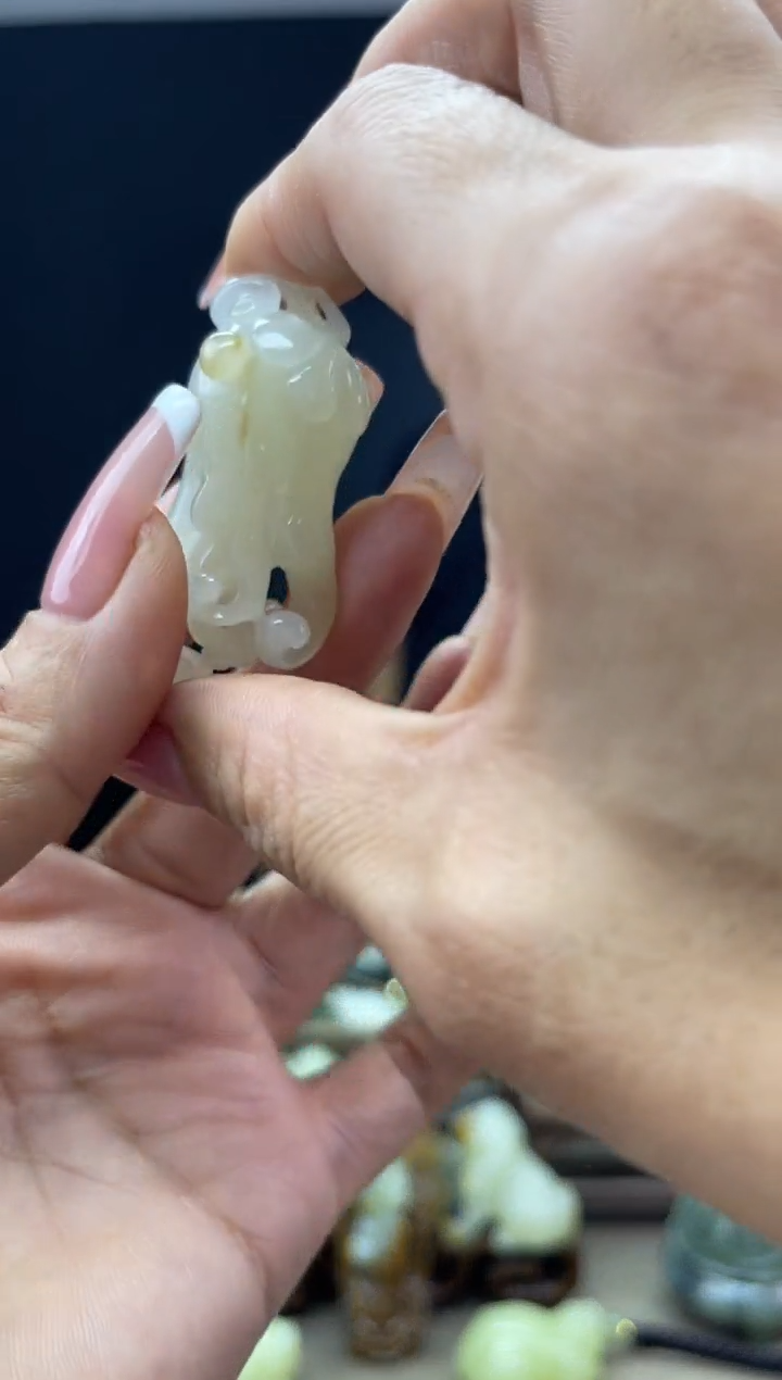 颈饰未镶嵌和田玉1