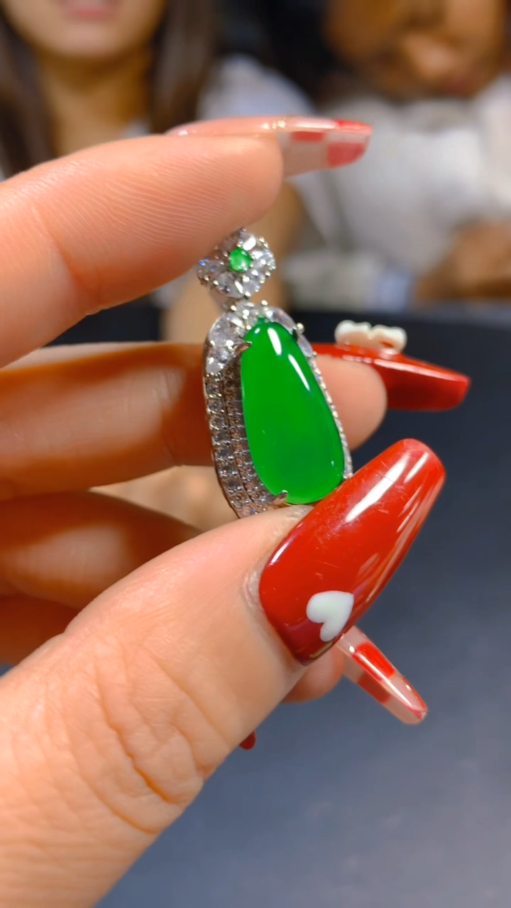 【闪购商品】翡翠吊坠(赠链)未镶嵌0531704027多样性发一