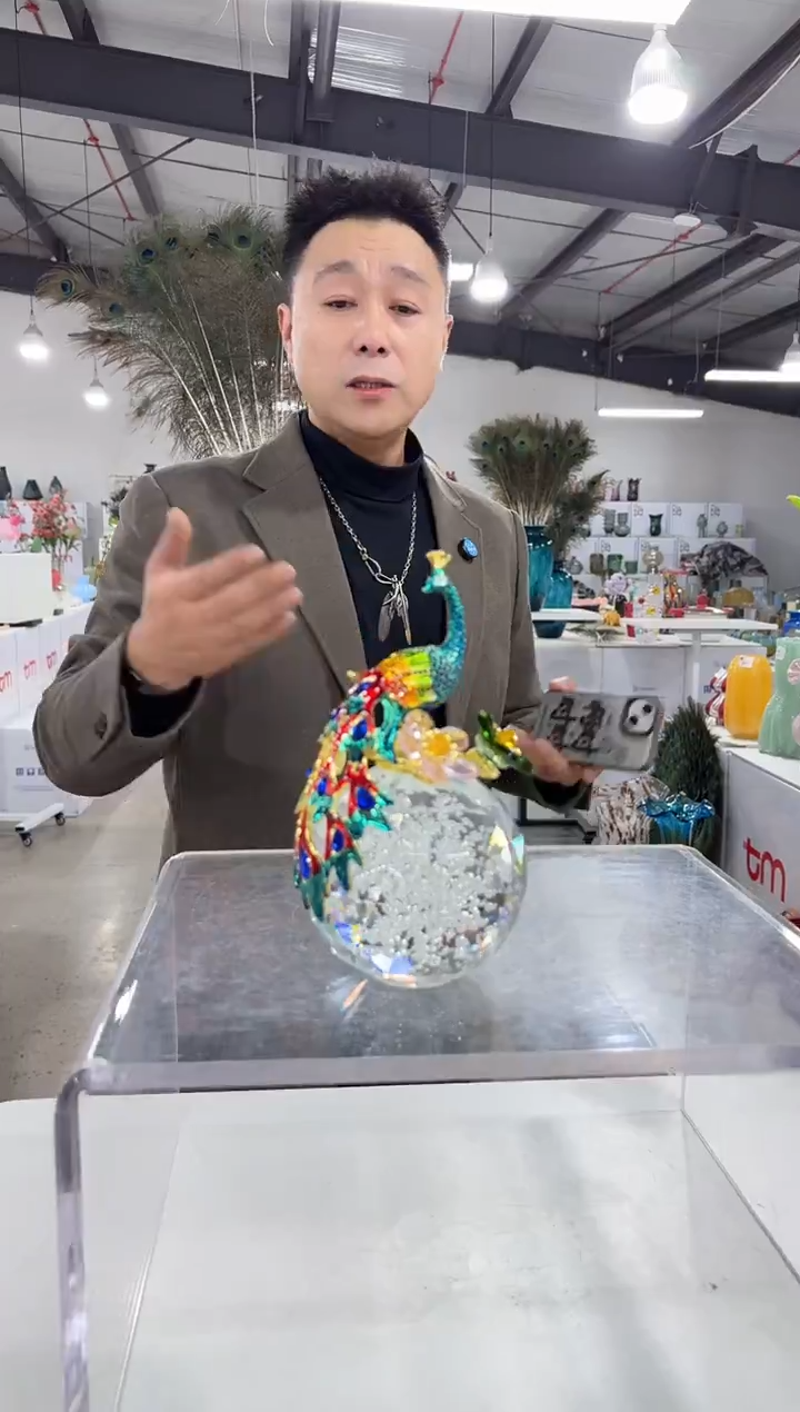 孔雀摆件一个一个装