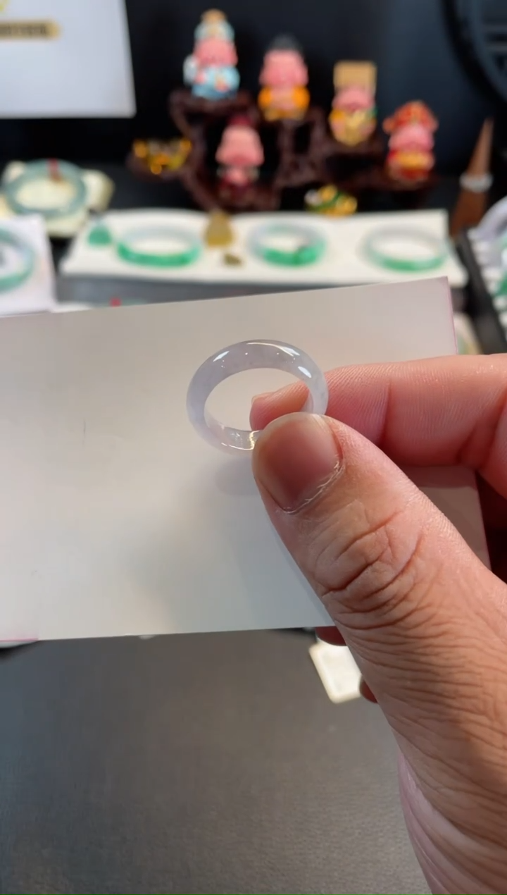 翡翠手镯未镶嵌66有纹裂