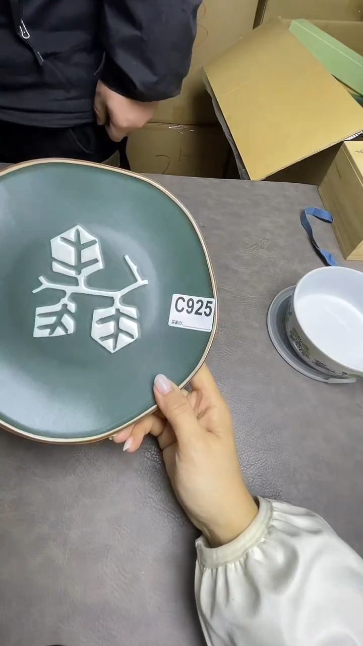 瓷片猫*鹰默认微瑕，谨慎参拍C925