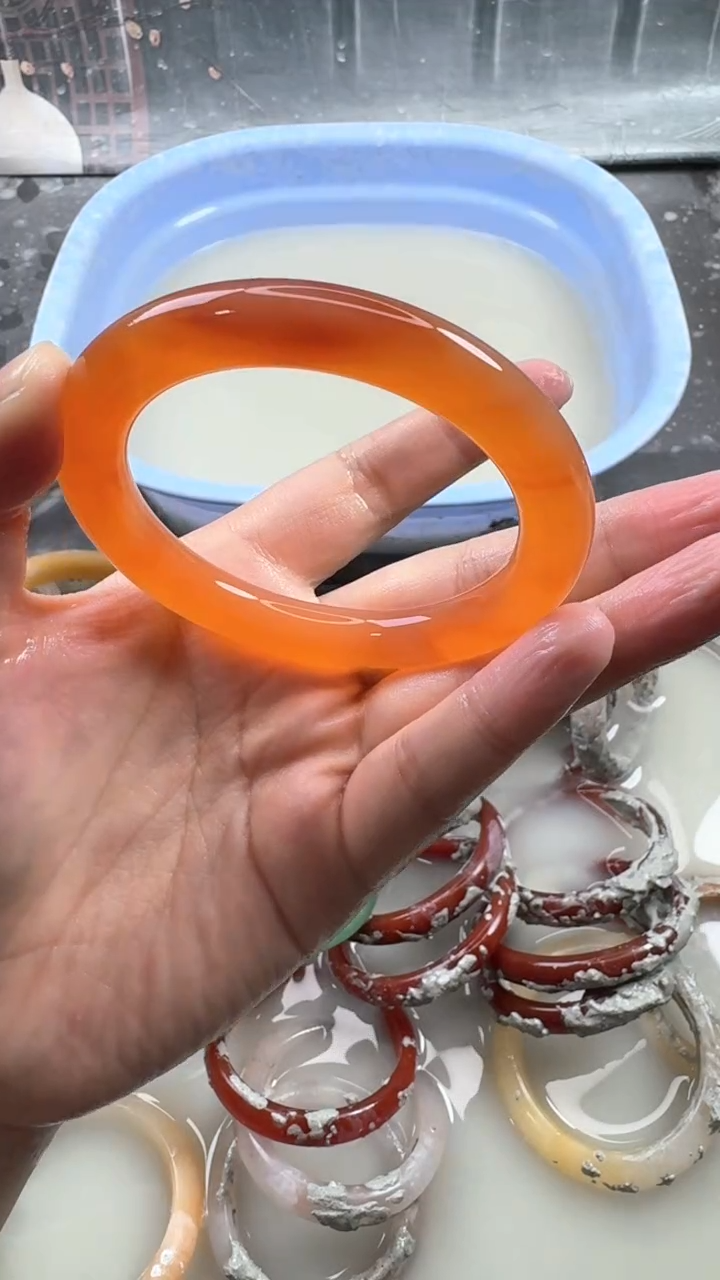 玛瑙/玉髓手镯未镶嵌58