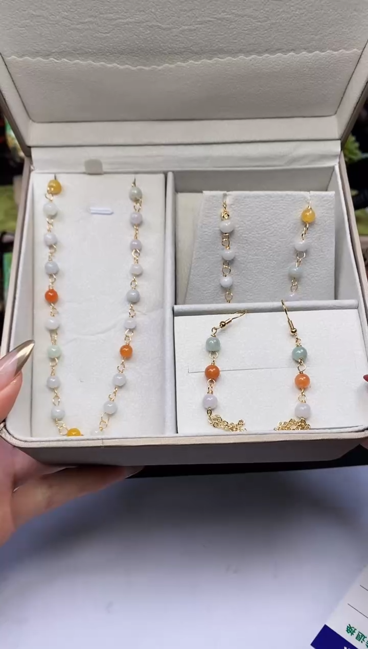 【闪购商品】翡翠颈饰银S925镶嵌翡翠A货