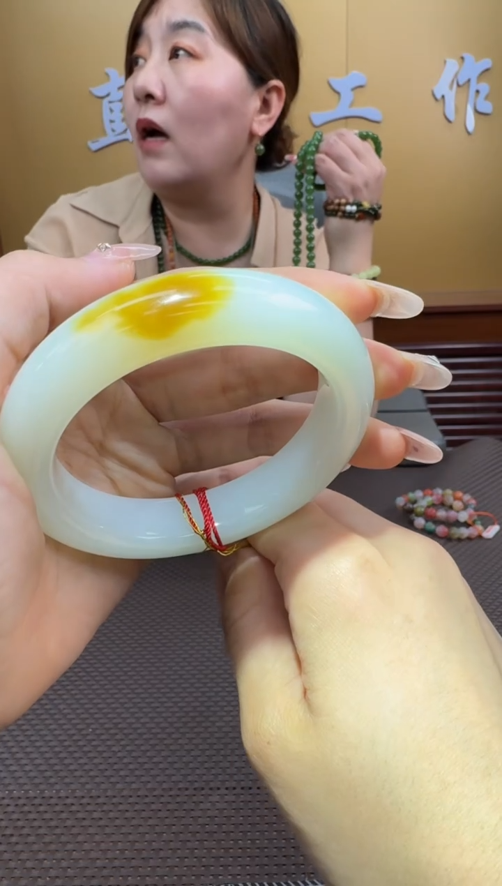 【闪购商品】和田玉手镯未镶嵌63