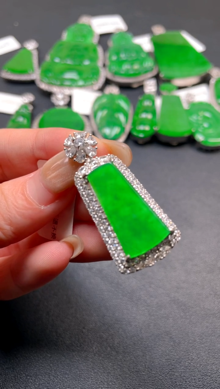 颈饰银S925镶嵌翡翠吊坠