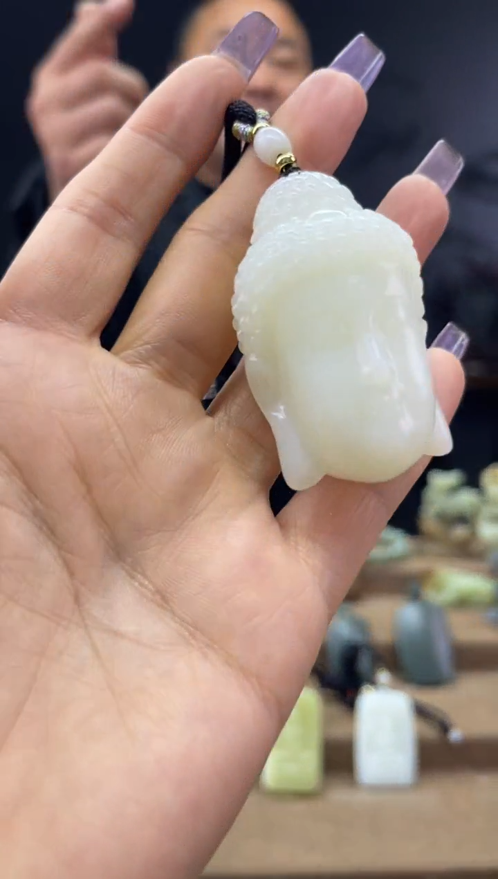 颈饰未镶嵌和田玉1