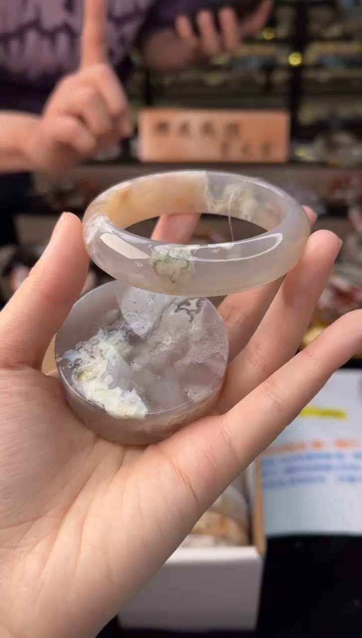 石英质玉未镶嵌手镯57圈口（赠送镯心）23164