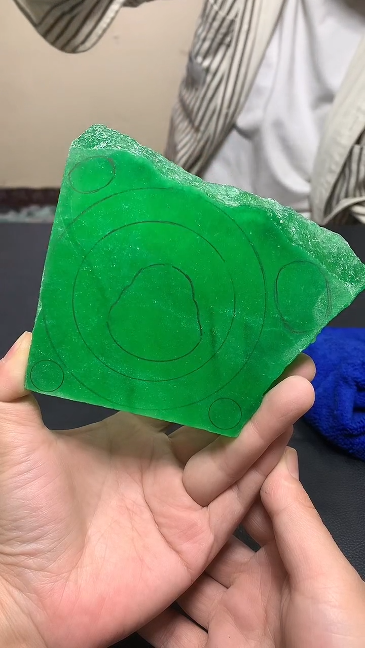玉冰边角毛胚一个