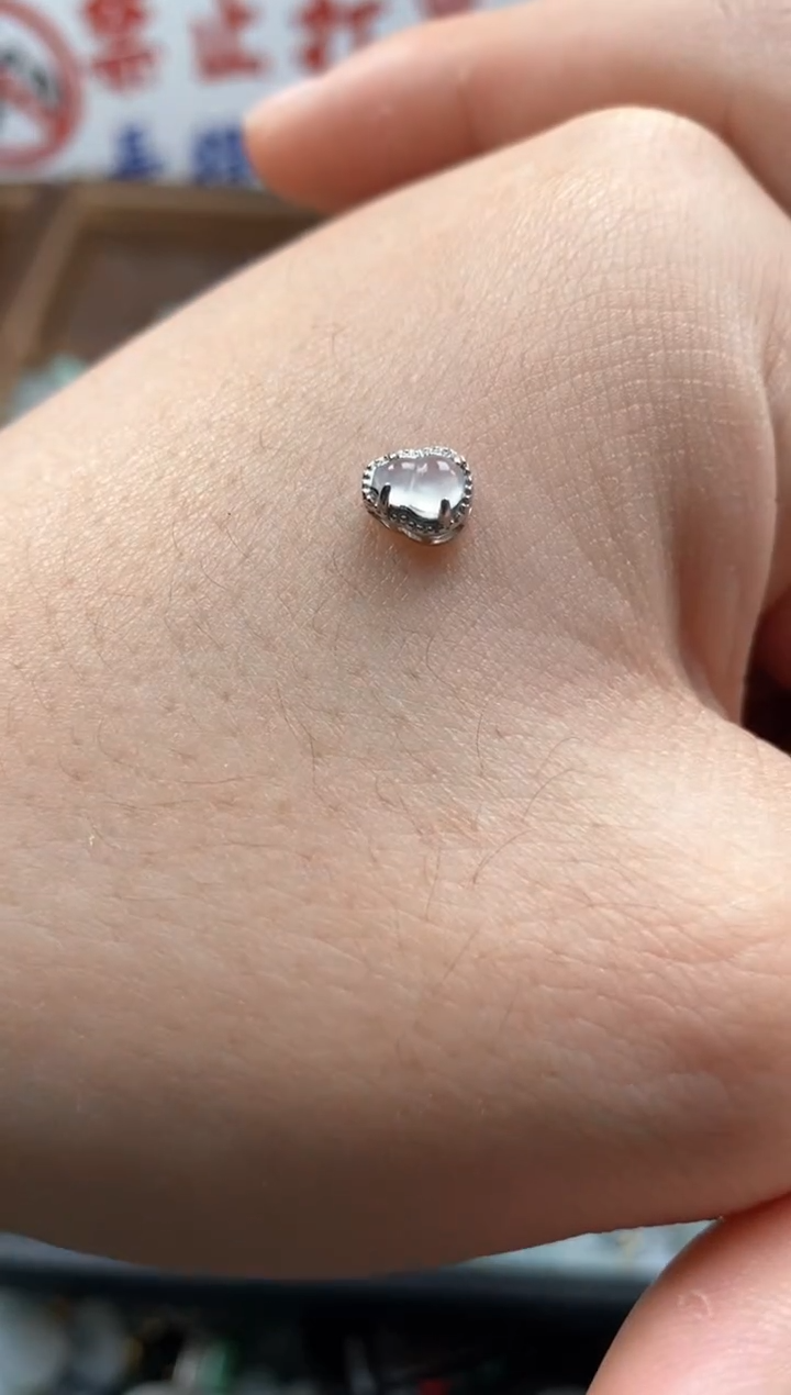 【闪购商品】翡翠颈饰未镶嵌哥哥