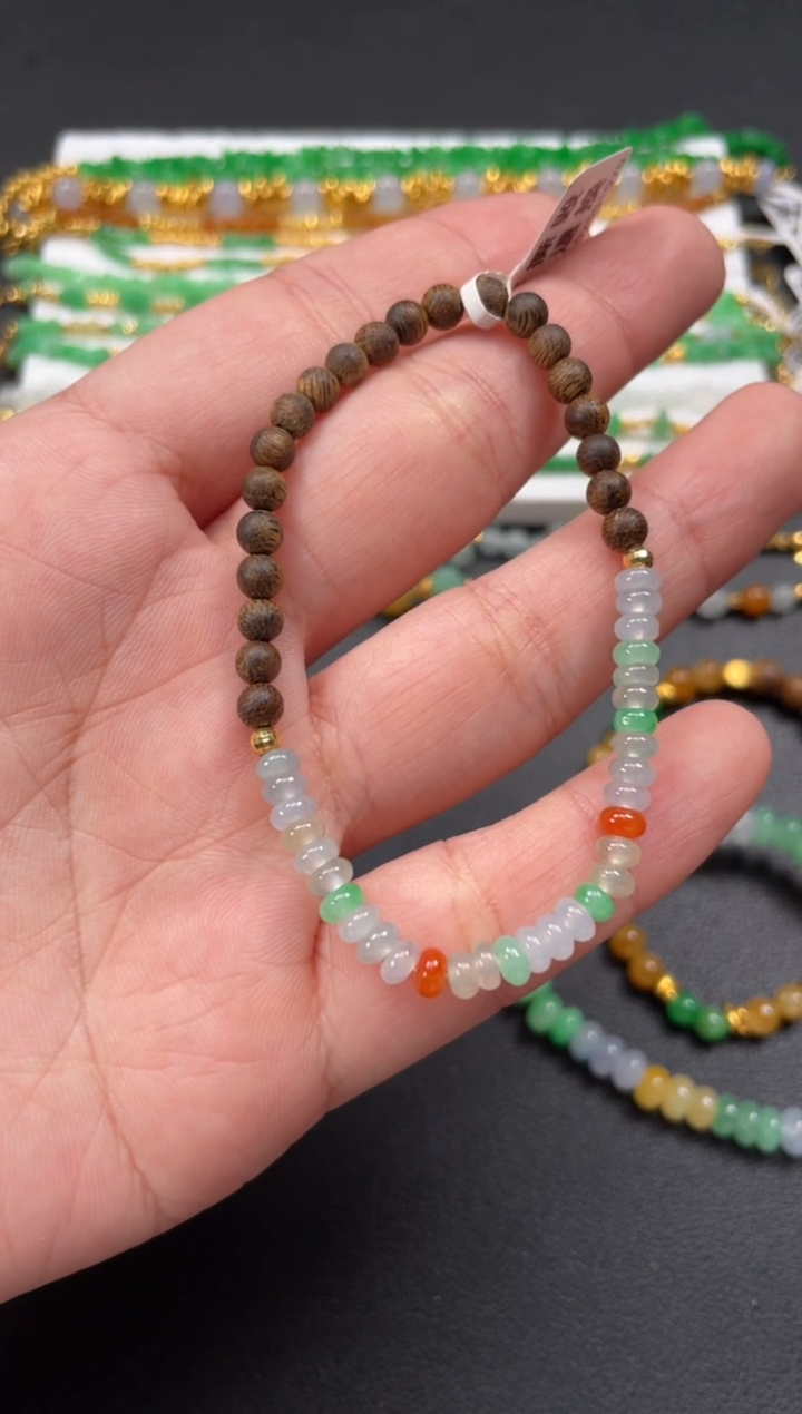 套链18K金镶嵌翡翠一条   P589