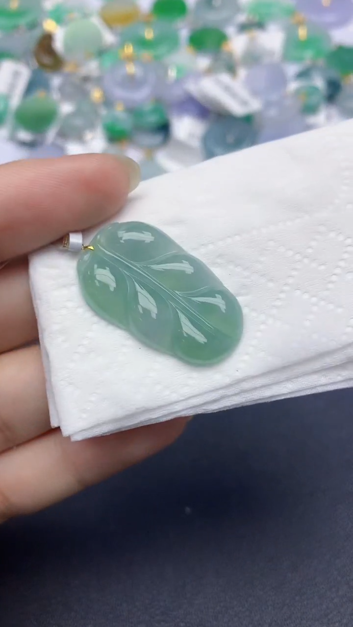 翡翠18K金镶嵌颈饰天然缅甸a货翡翠百元以上9元证书费自理