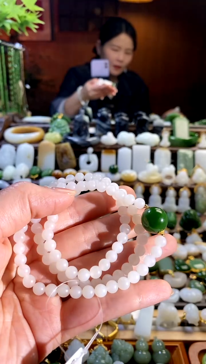 和田玉未镶嵌项链.