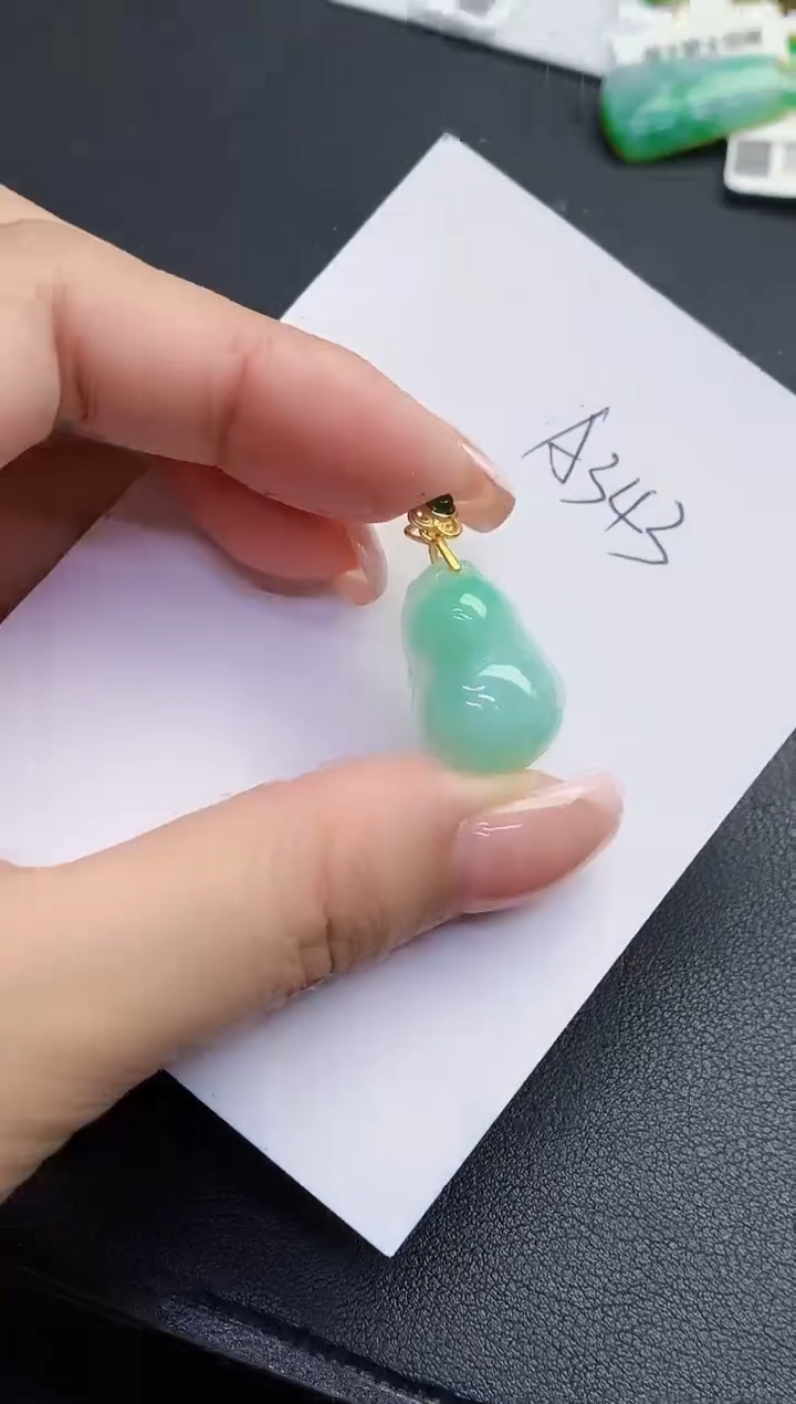 翡翠未镶嵌颈饰缅甸天然翡翠A货