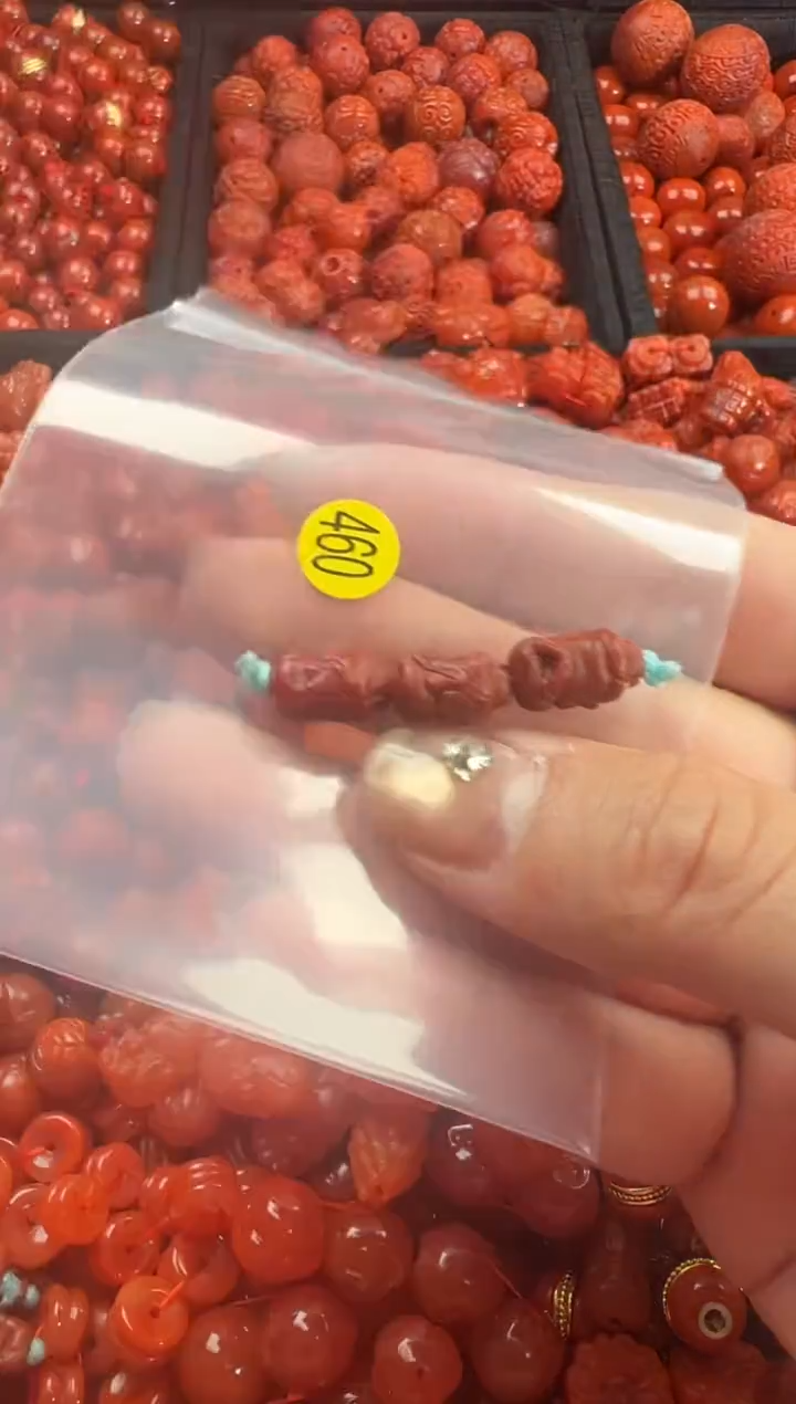 南红玛瑙未镶嵌颈饰1