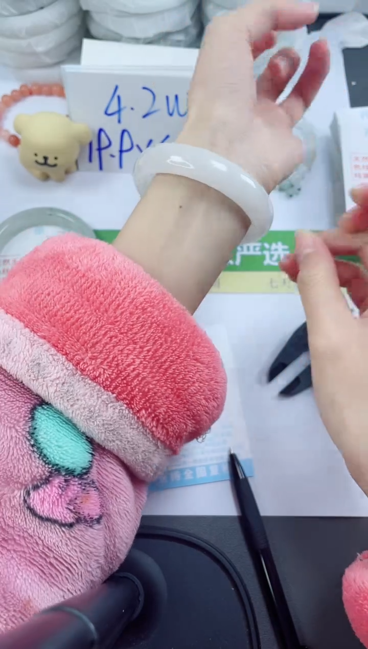 【闪购商品】石英质玉手镯未镶嵌177-56.5