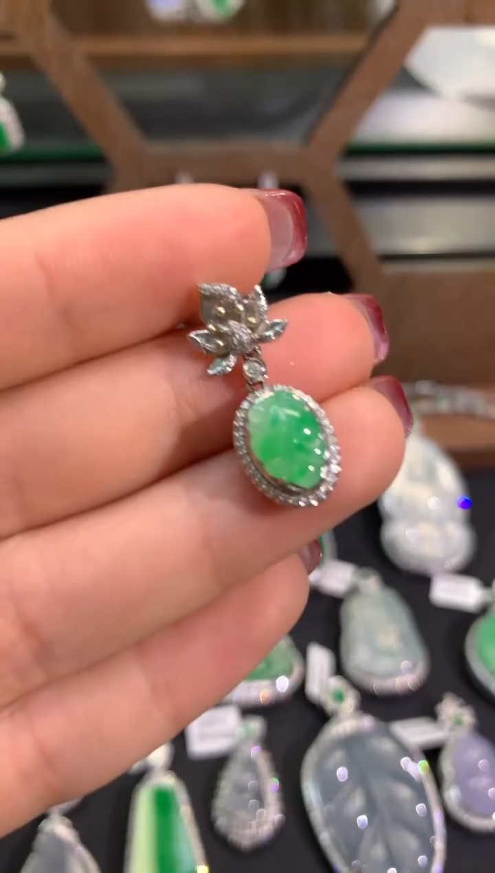 【闪购商品】翡翠吊坠(不含链)18K金镶嵌吊坠