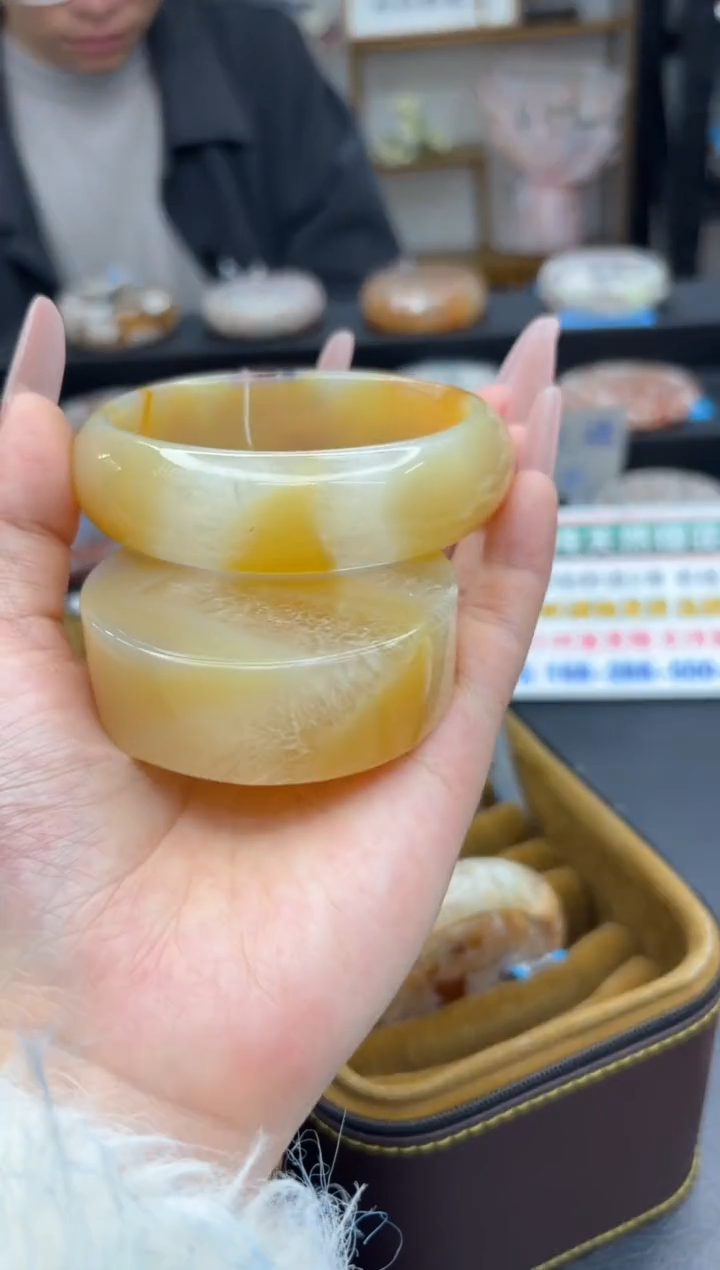 【闪购商品】石英质玉手镯未镶嵌A172(62圈赠送镯心)