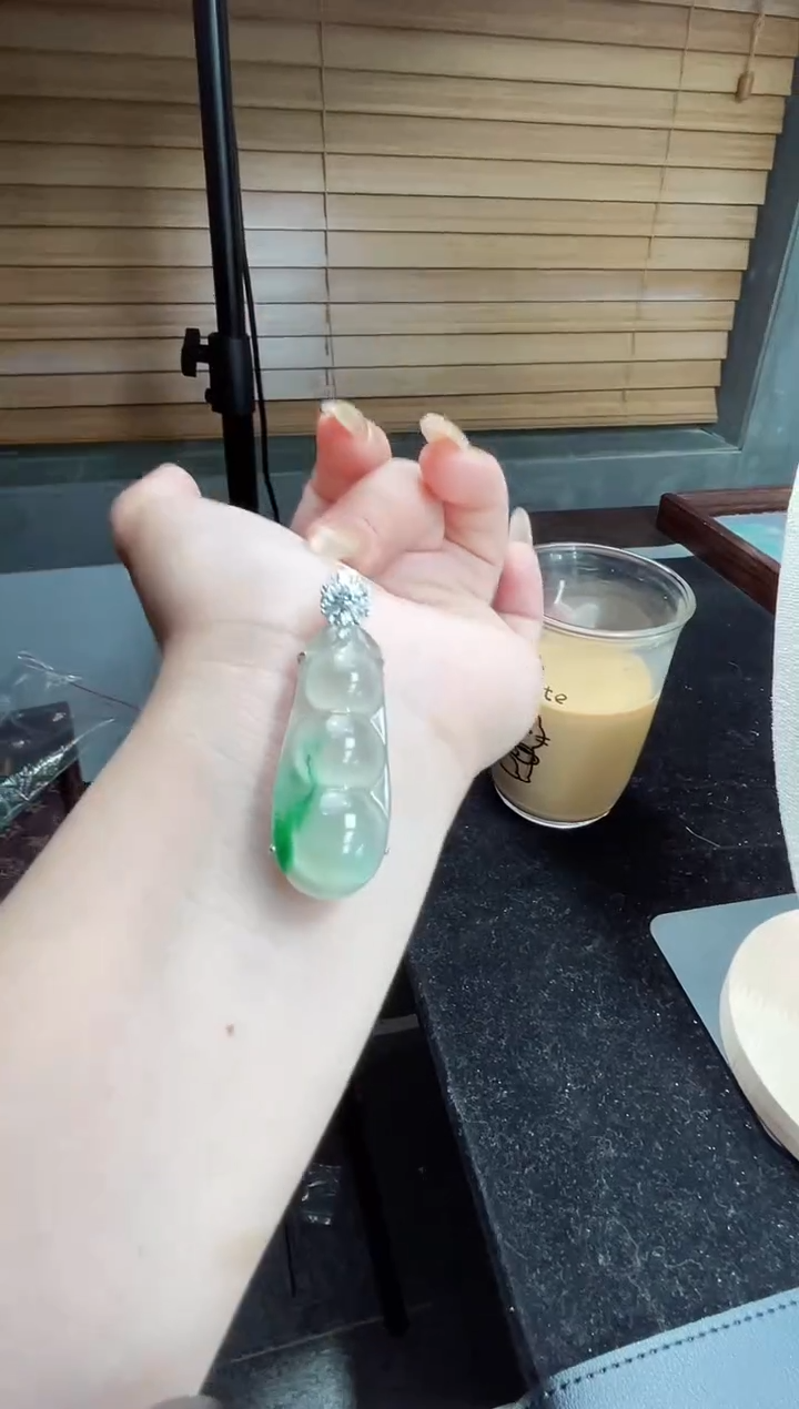 毛衣链银S925镶嵌石英质玉（非洲翠）福豆24.733