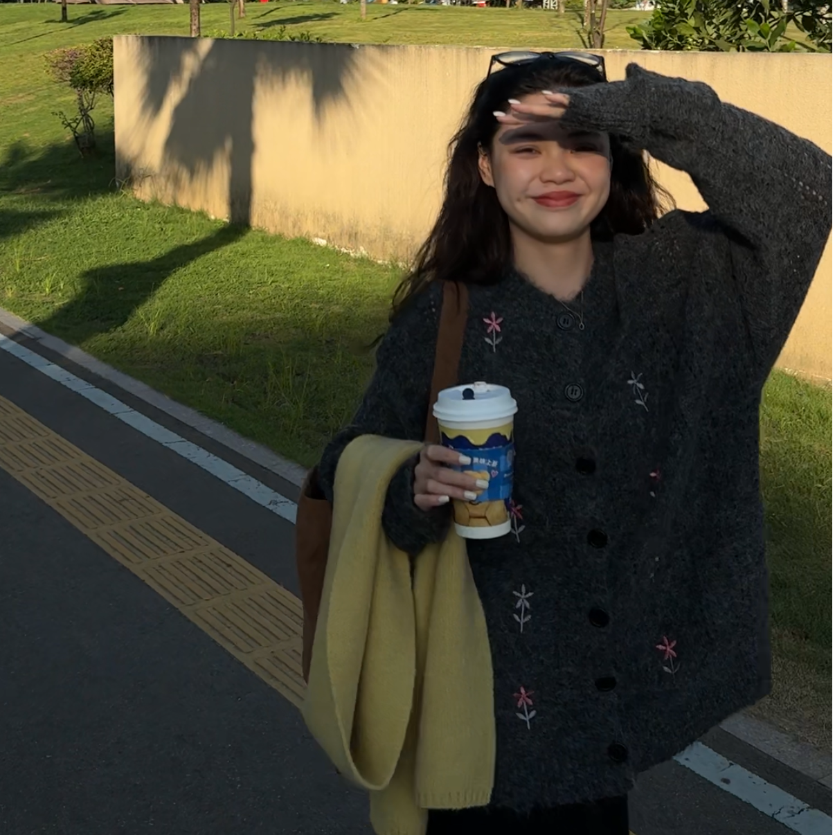 韩系chic氛围感软绵绵针织毛衣开衫外套女秋冬慵懒风灰色绣花上衣