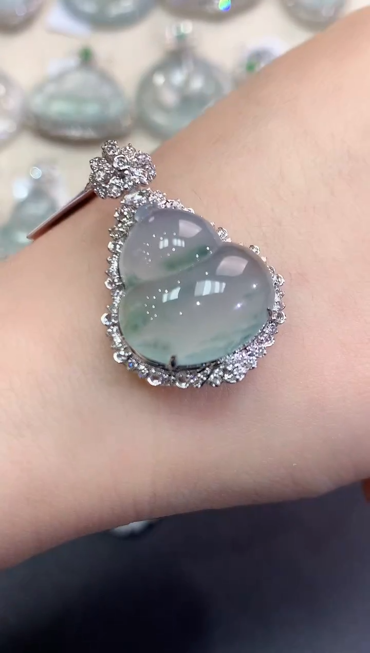 【闪购商品】翡翠颈饰18K金镶嵌C97   