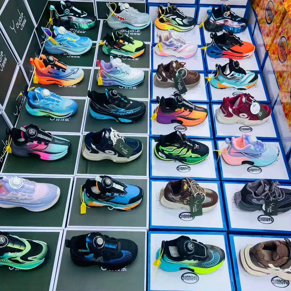 001-199  秋冬款科技扣儿童运动篮球鞋 时尚透气跑步百搭8店