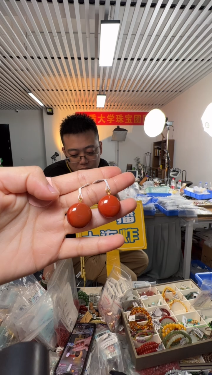 吊坠(不含链)未镶嵌南红玛瑙约19mm南红玛瑙圆牌吊坠