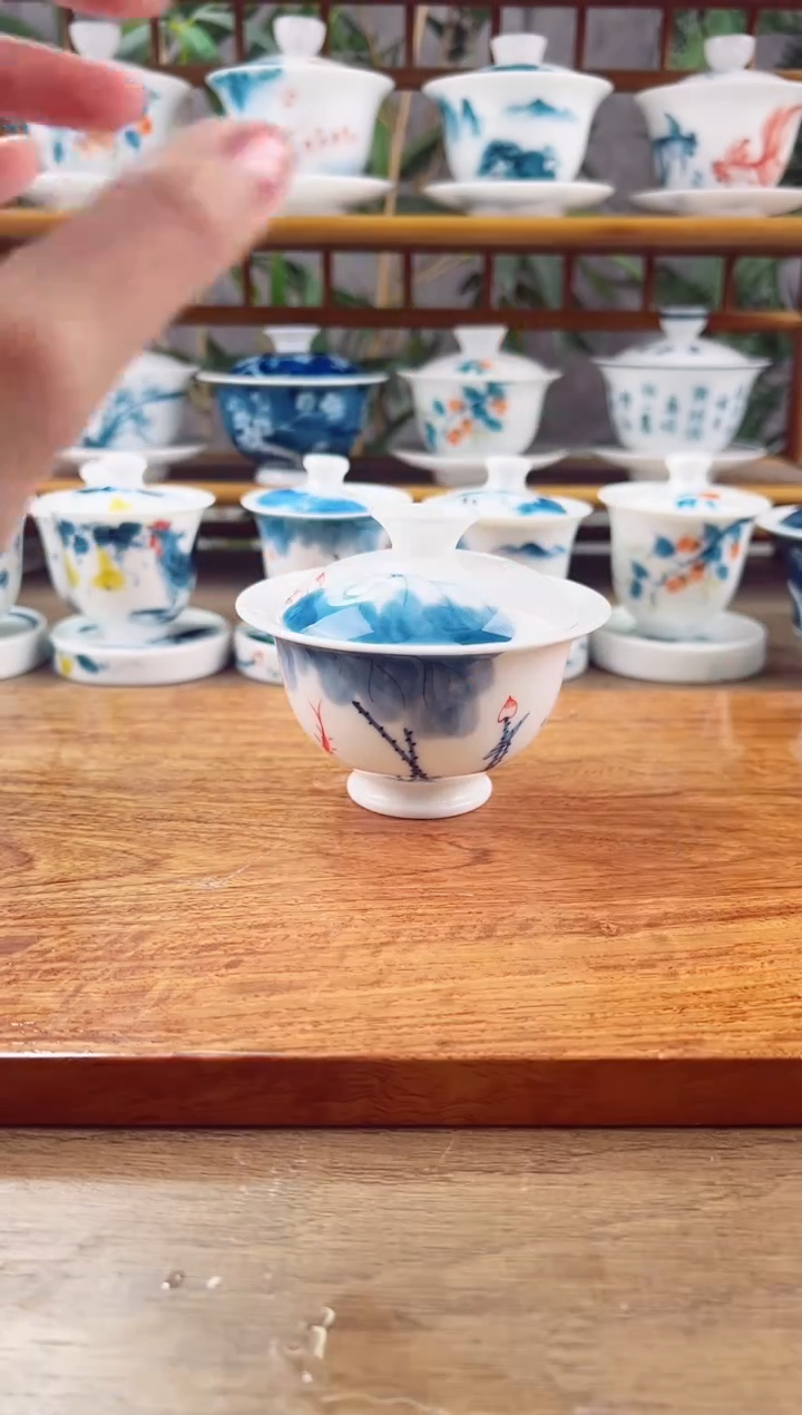 【闪购商品】微瑕线条莲二才元宝盖碗