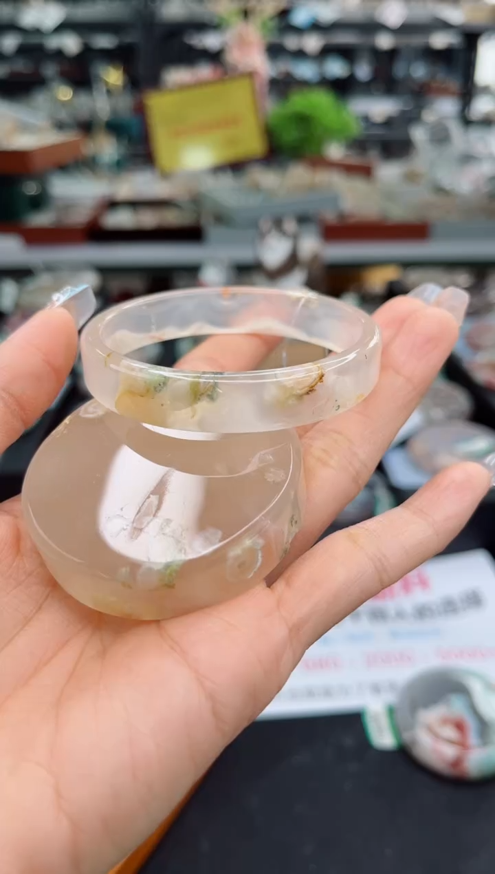 【闪购商品】石英质玉手镯未镶嵌56圈口（赠品镯心）6354222