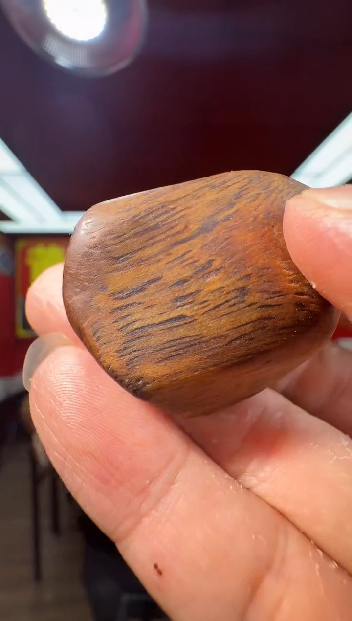 沉香吊坠e162越南多样性发一