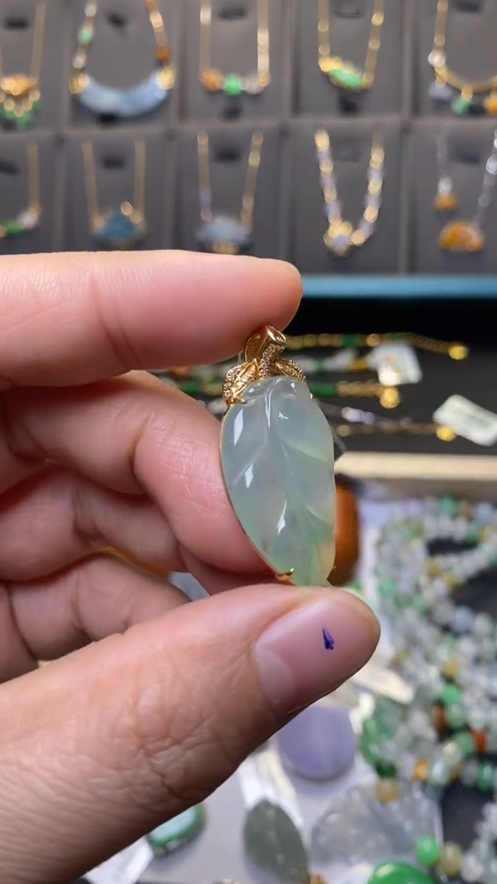 颈饰18K金镶嵌翡翠净货34196