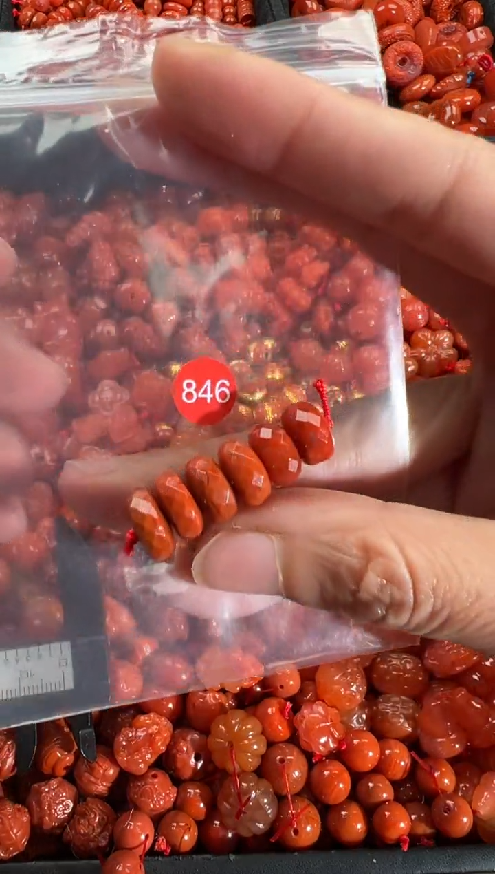 【闪购商品】南红玛瑙颈饰未镶嵌1